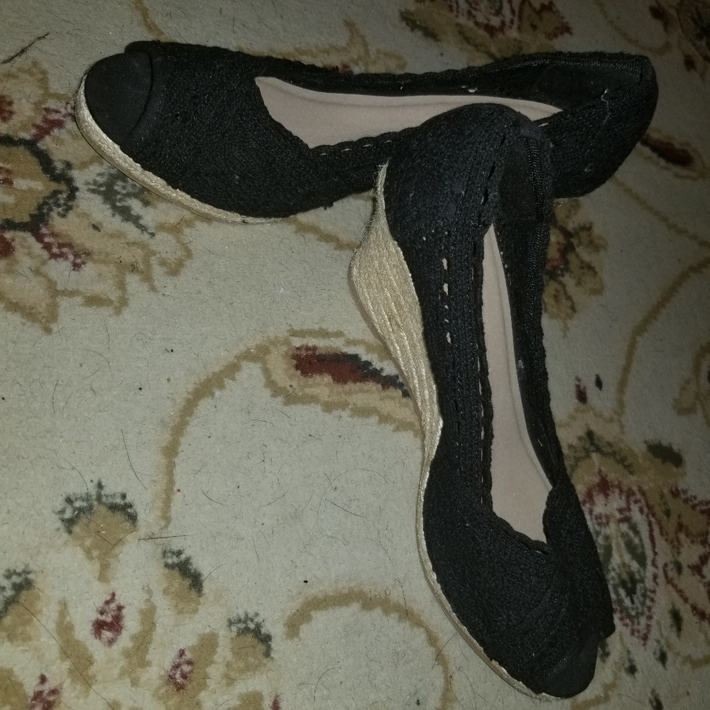 Black open to wedge sandals